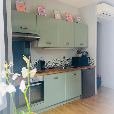 Appartement Avec Balcon, Centre Cannes